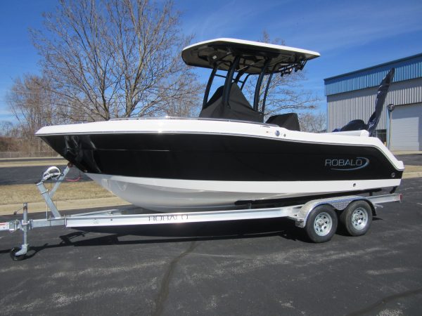Just Arrived - See the Robalo R222 Center Console at Pier 33