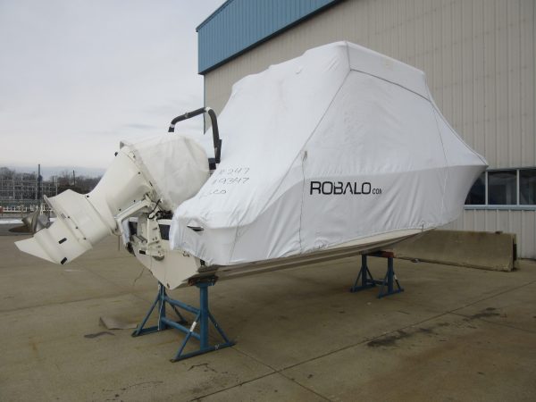 Robalo R247 Dual Console - Just Arrived