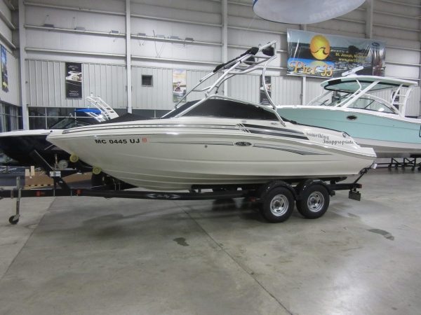Sea Ray 210 Select For sale at Pier 33